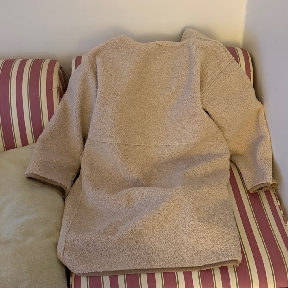 Velvet Cara  Beige reversible Teddy Jacket in sand - Picture 8 of 10